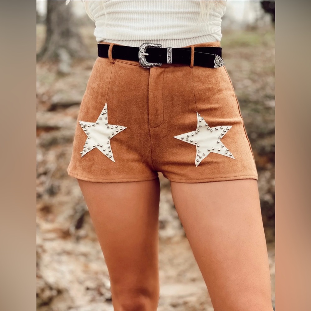NWT Saints & Hearts “The Coppersmith “White Star Faux Suede Shorts |Size Large